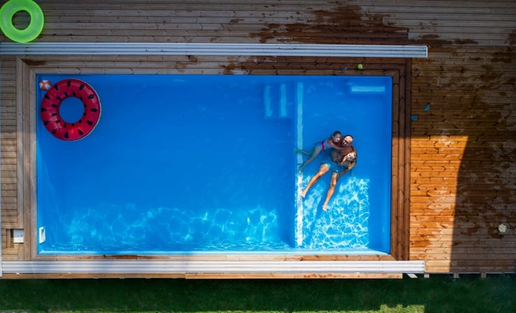 Crystal Clear In-Ground v Above-ground (Medium)