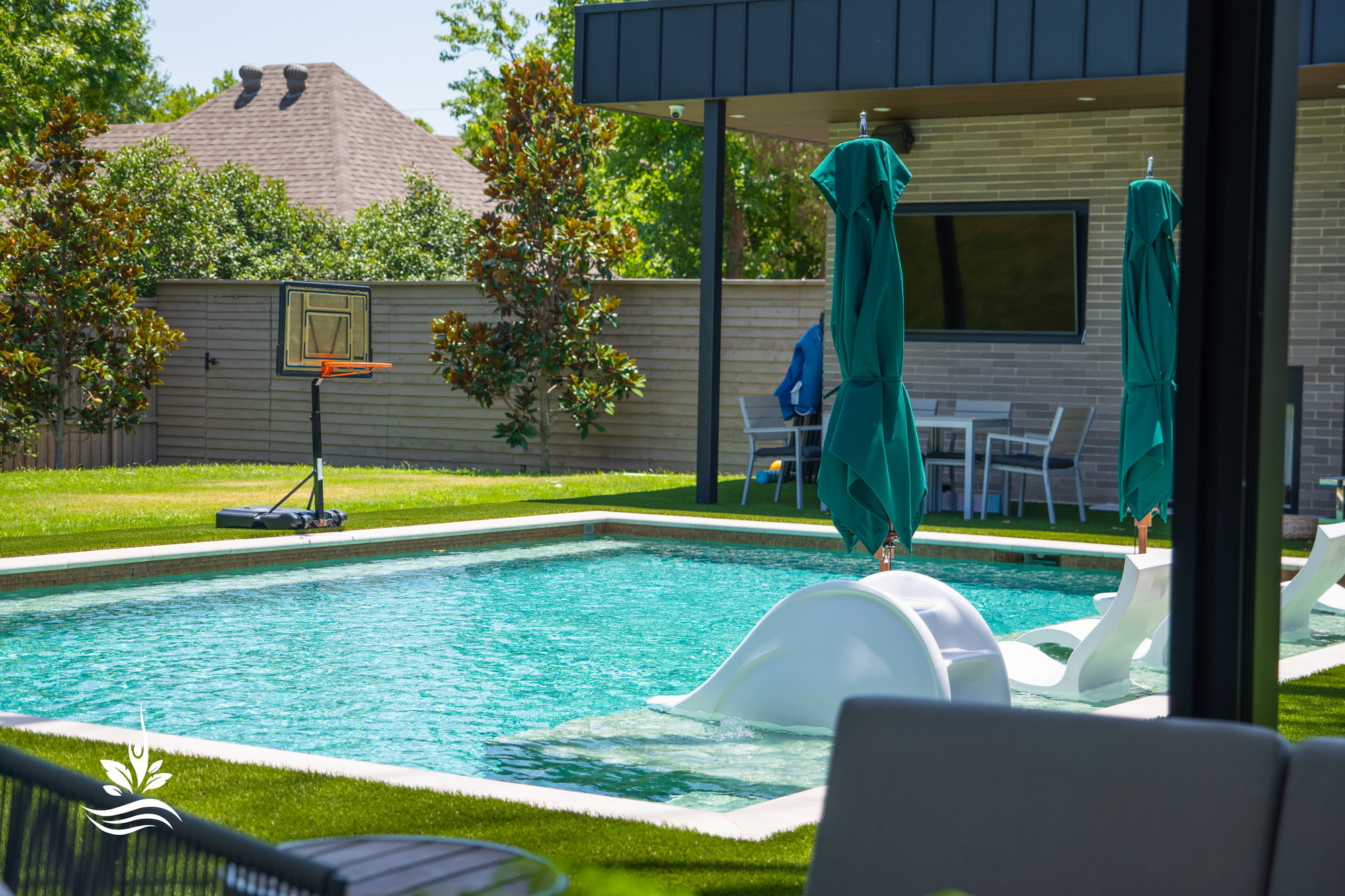 Swimming pool slide in Dallas TX