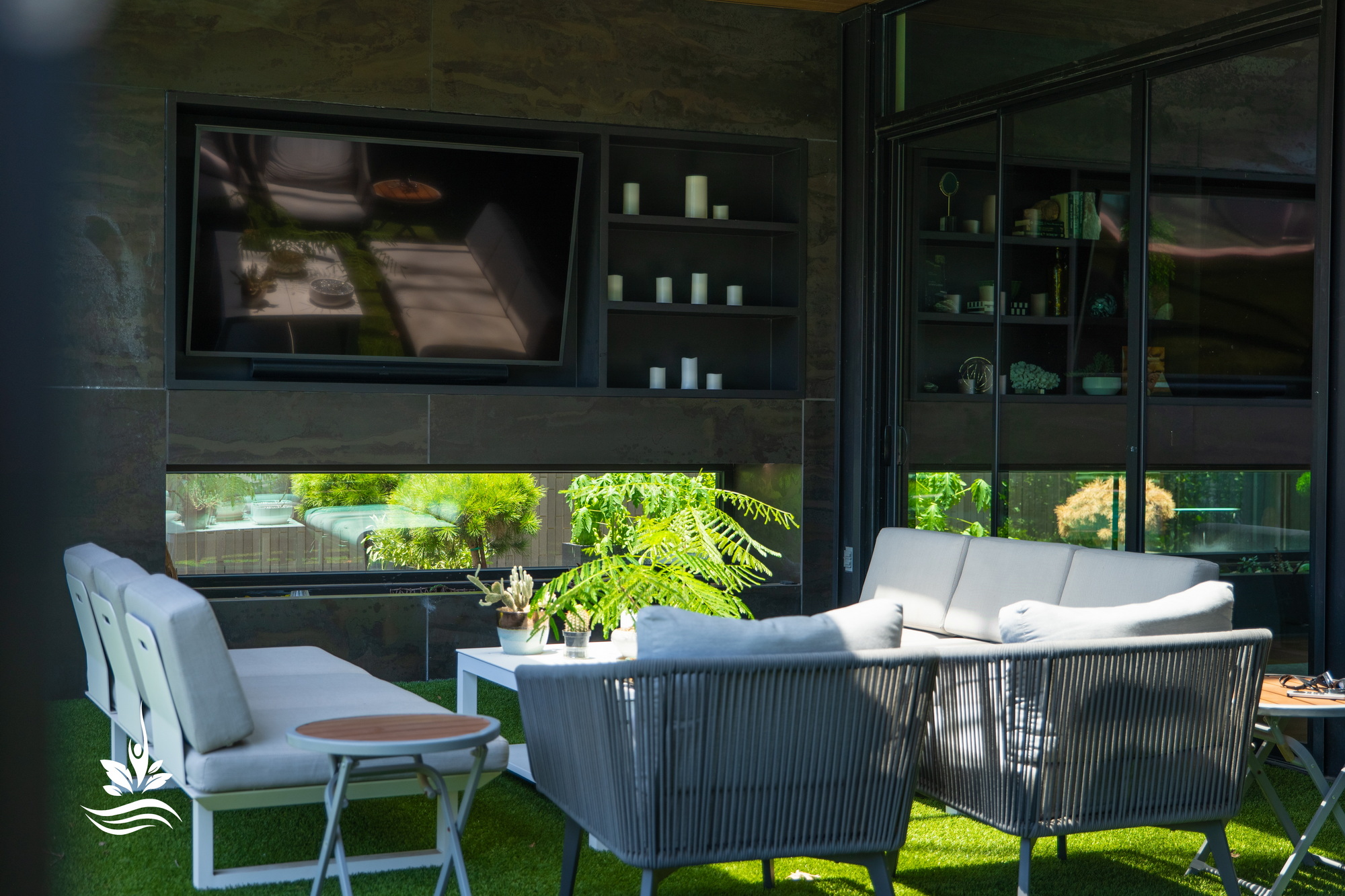 Home outdoor entertainment